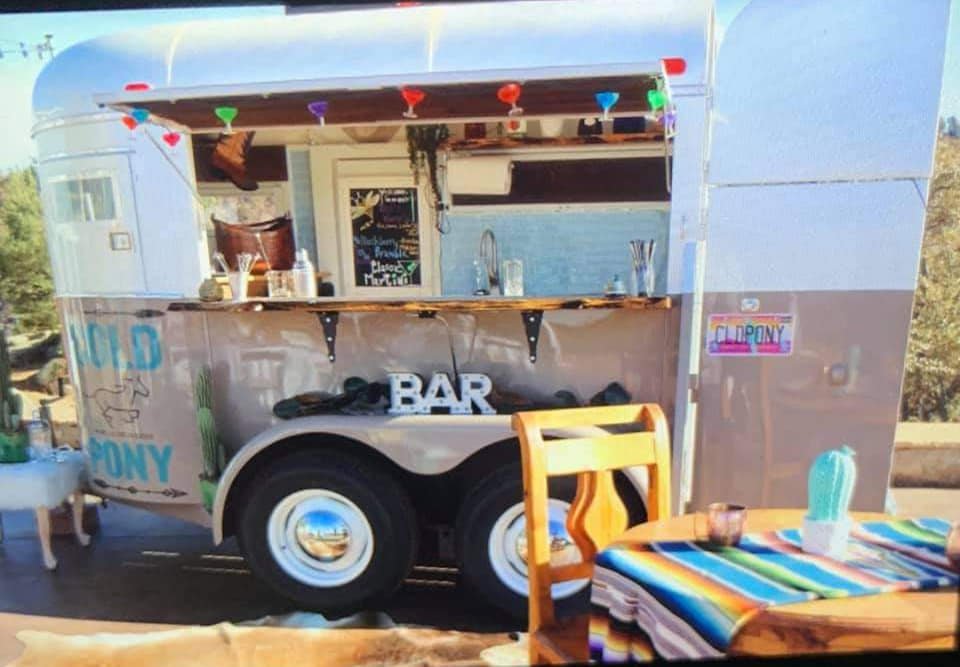 local vendors,local businesses,small business,economy,bakers,bartenders,caterers,dj's,florals,hair and makeup,officiants,photo booth,photographers,Videographers,willow creek inn