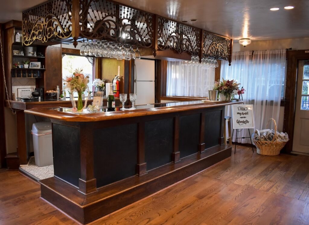 WILLOW CREEK INN BAR