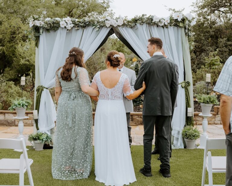 TIMBER BLOSSOM CREATIONS/ WILLOW CREEK INN WEDDINGS